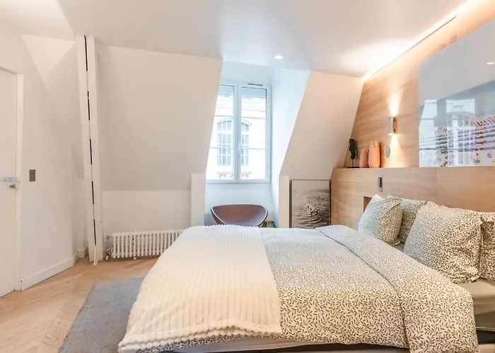 Luxury Duplex - Louvre Museum - 6 Guests *